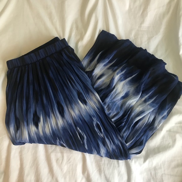 Christopher and Banks Pleated Black and Blue Skirt - Picture 2 of 4